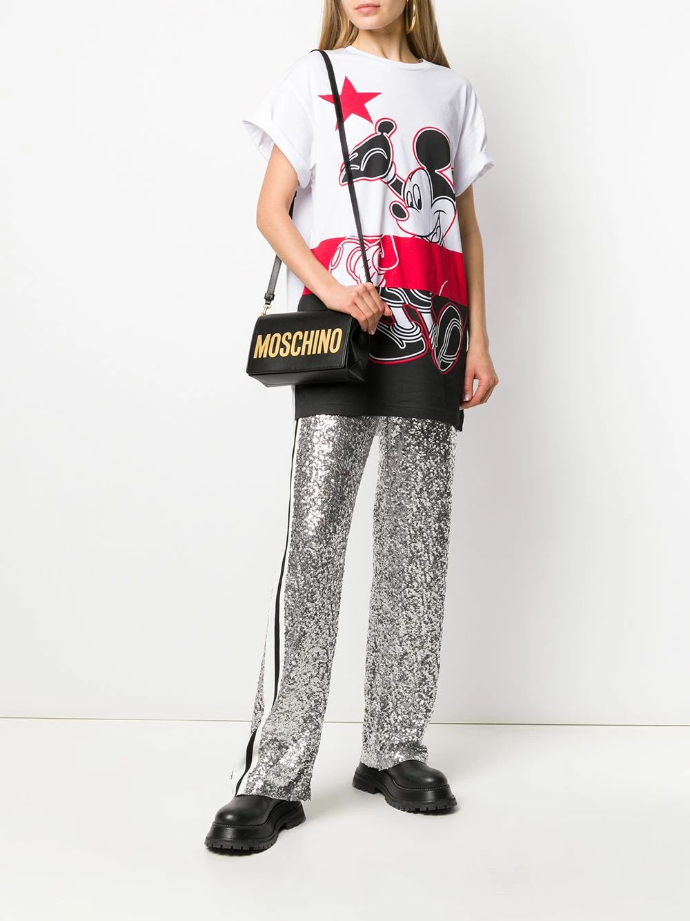 Deals ๐คฉ Moschino Logo flap shoulder bag ๐ 4 Moschino logo flap shoulder bag