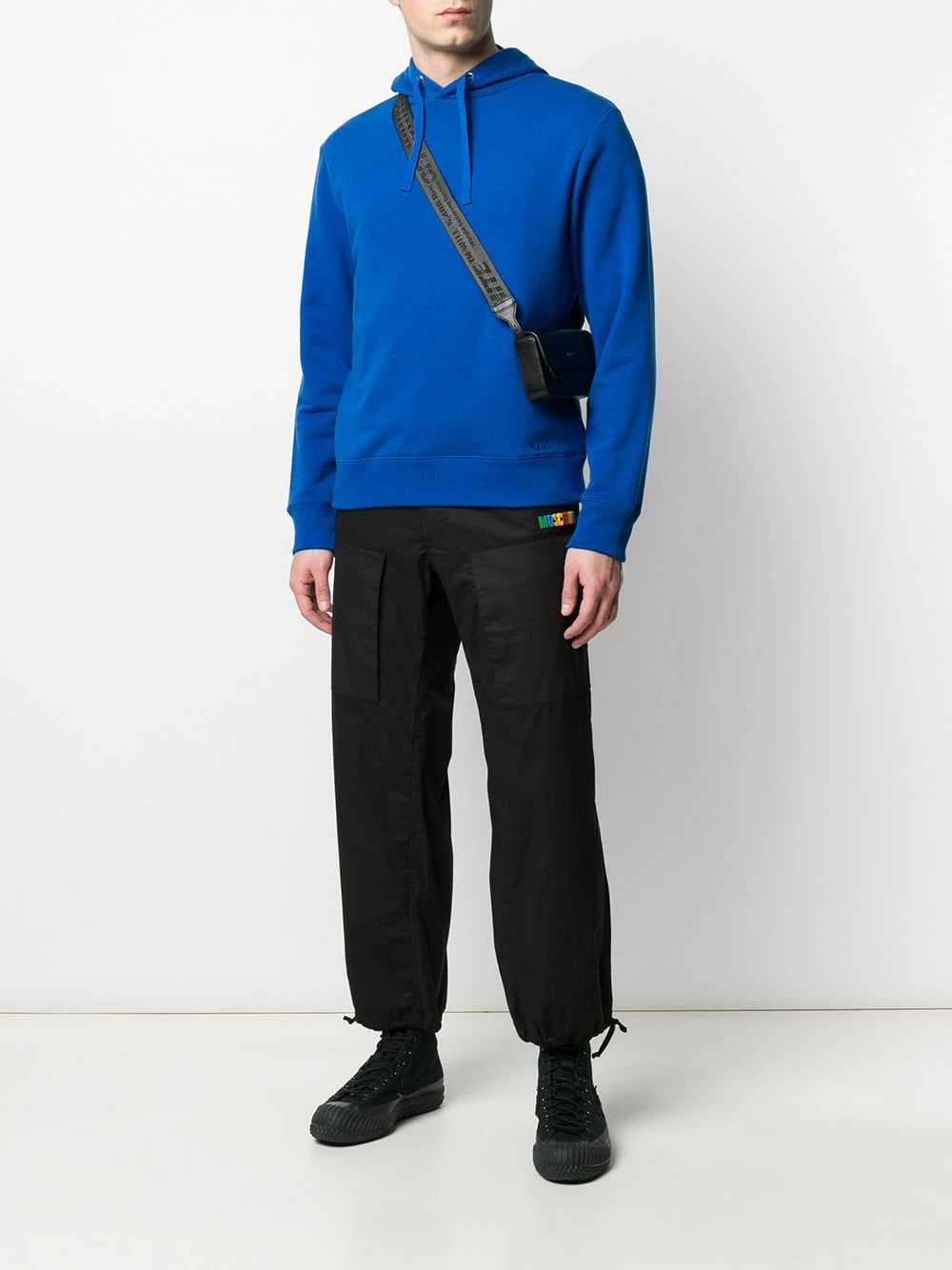 Budget ๐งจ Moschino Multi pocket trousers ๐ฏ 4 Moschino multi-pocket trousers