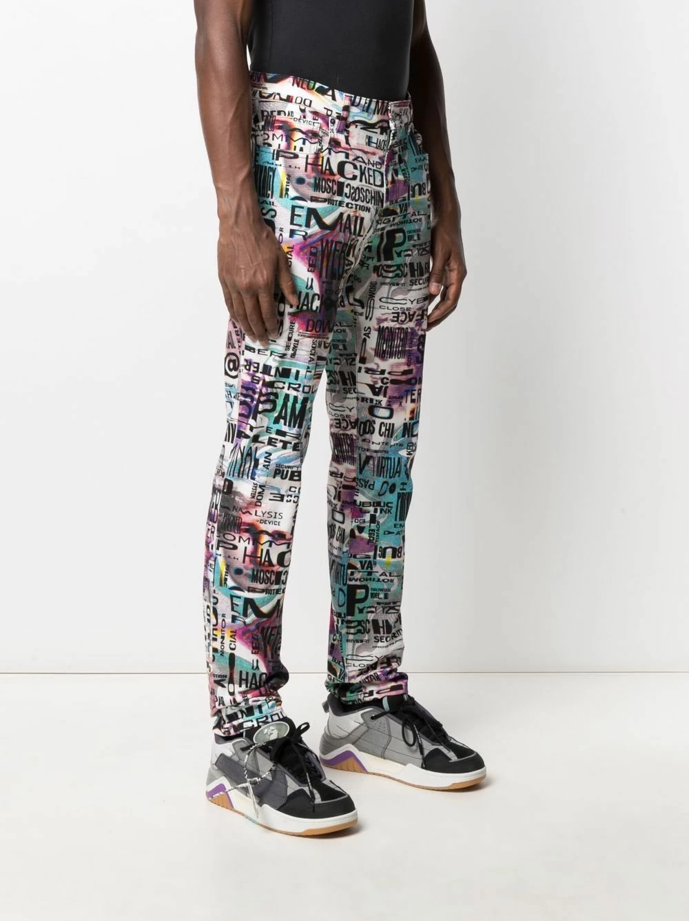 Deals ๐ Moschino Glitch print slim fit ๐ jeans ๐ 5 Moschino Glitch-print slim-fit jeans