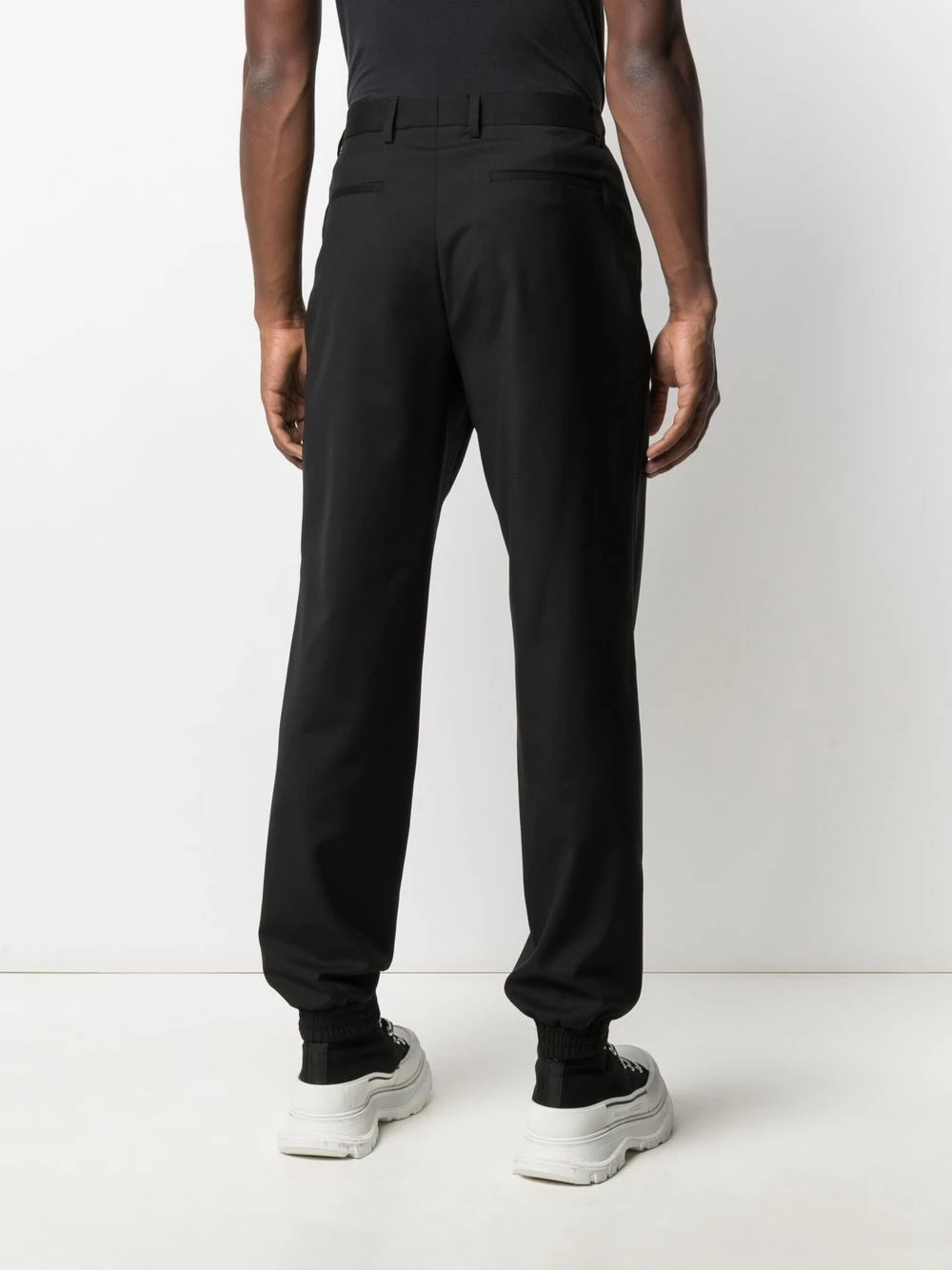 New ๐คฉ Moschino Logo keyring trousers ๐งจ 6 Moschino logo-keyring trousers