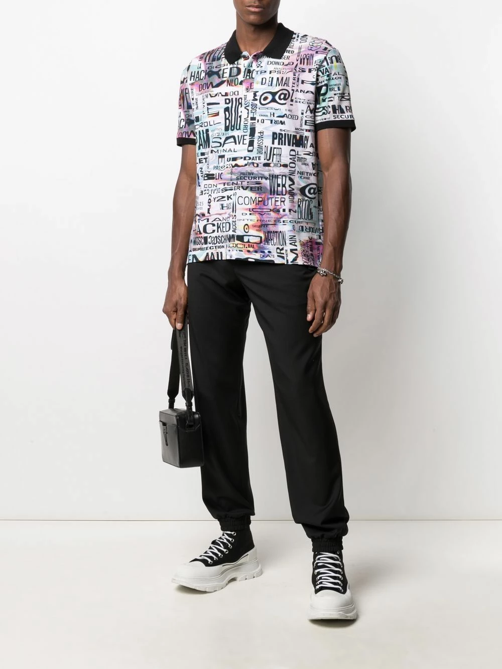 New ๐คฉ Moschino Logo keyring trousers ๐งจ 4 Moschino logo-keyring trousers