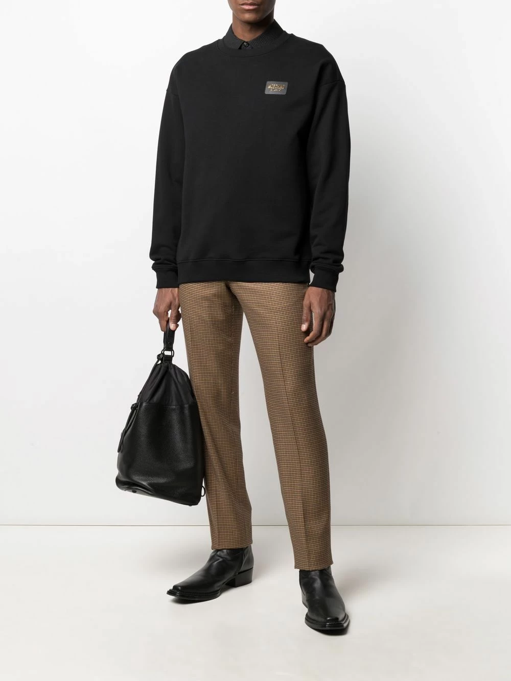 Coupon ๐ Moschino Logo plaque long sleeve sweatshirt ๐งจ 4 Moschino logo-plaque long-sleeve sweatshirt