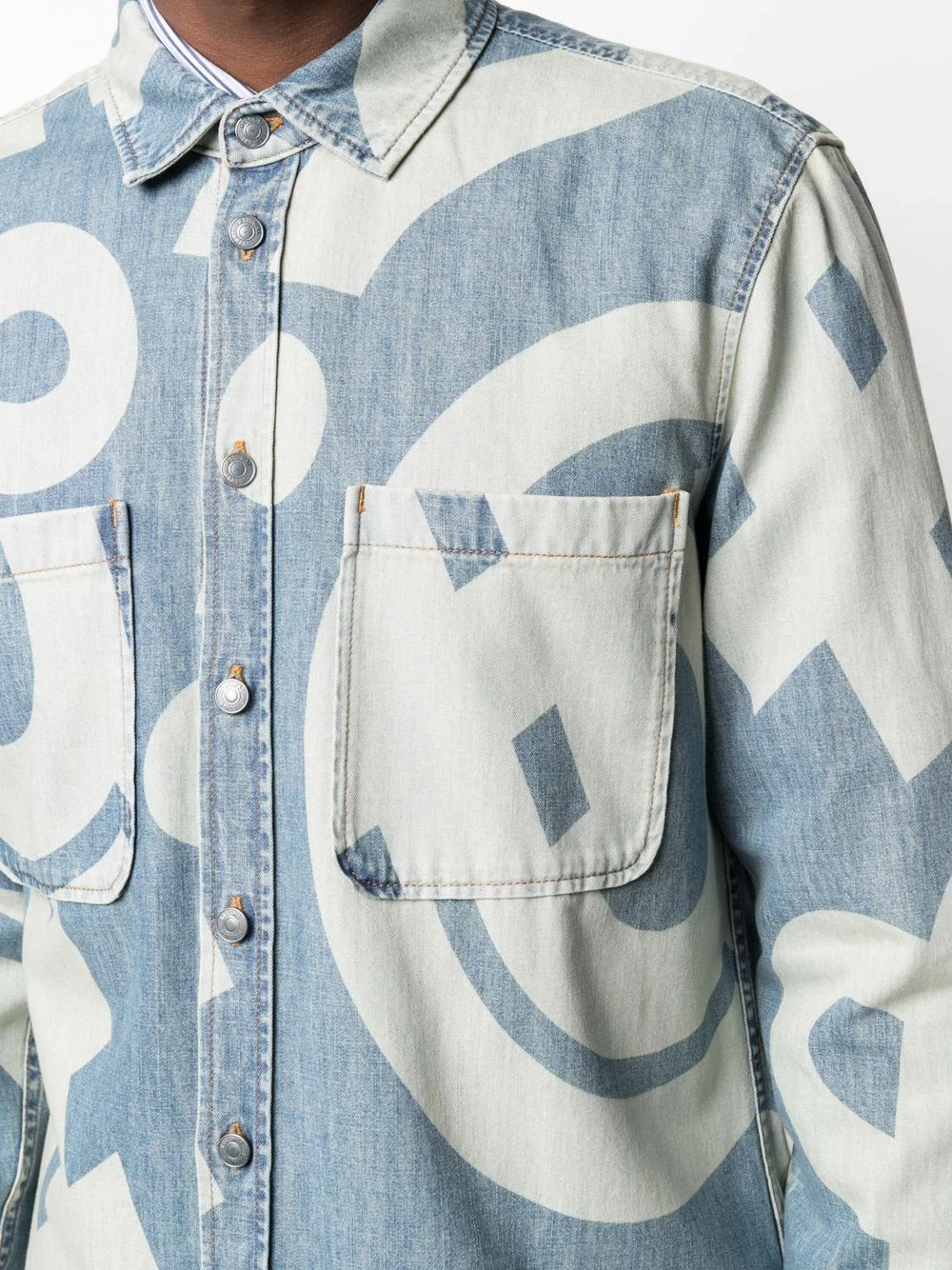 Promo โ๏ธ Moschino Graphic print denim ๐ shirt ๐ฅ 7 Moschino graphic-print denim shirt