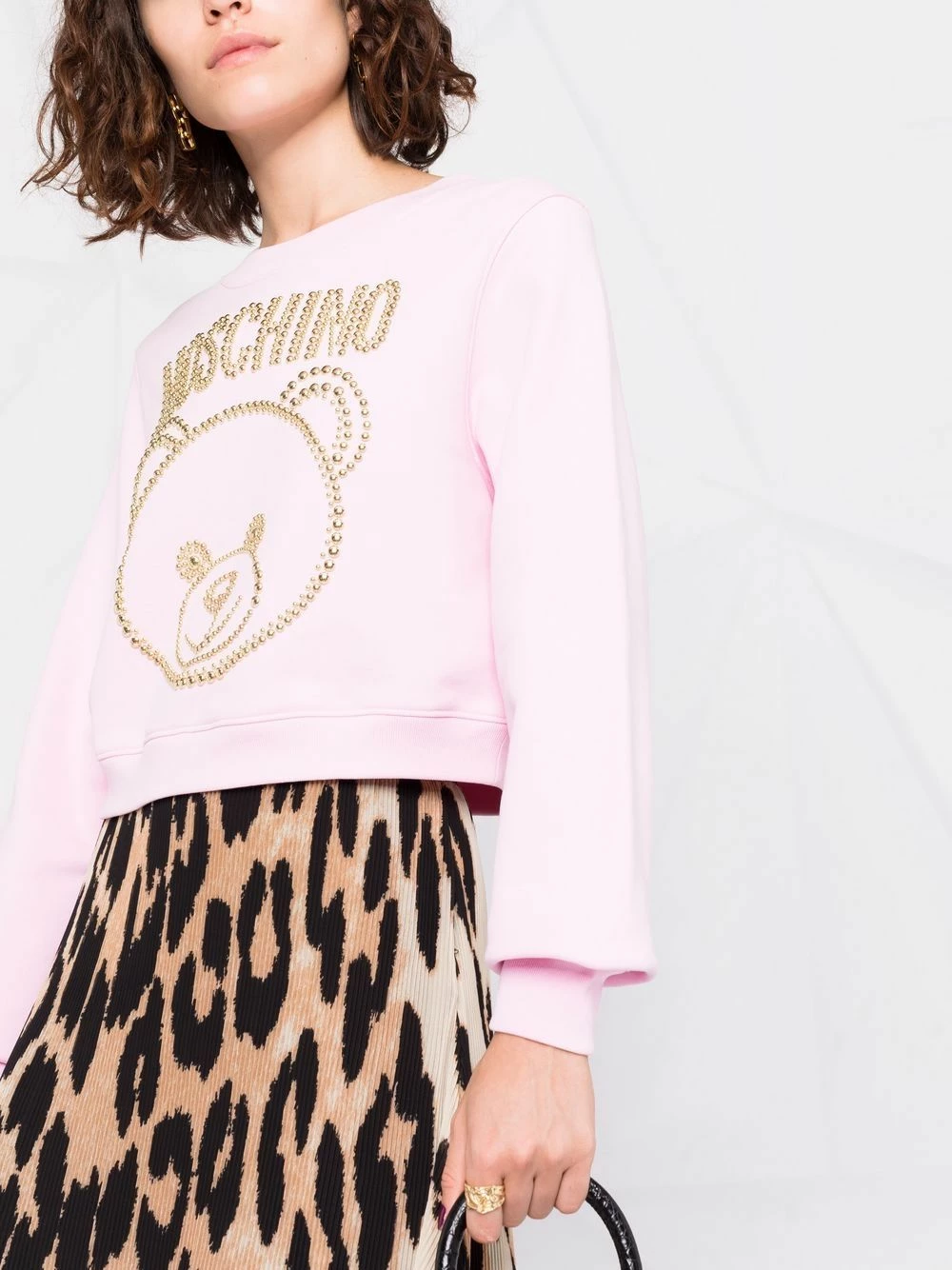 Budget ๐ฅฐ Moschino Studded Teddy cropped sweatshirt ๐ 7 Moschino studded Teddy cropped sweatshirt