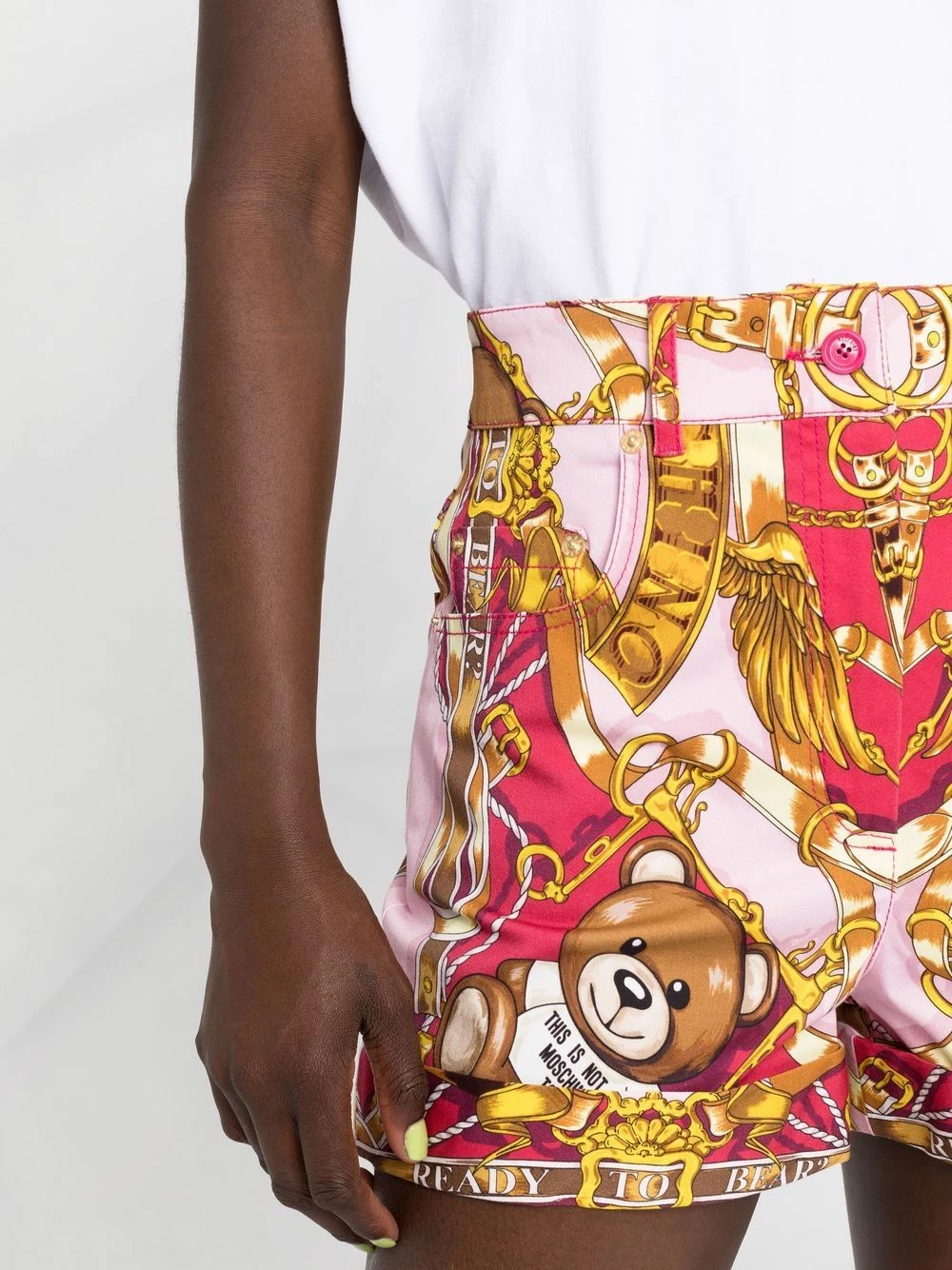 Hot Sale ๐ฅฐ Moschino Teddy Scarf high waisted shorts โจ 5 Moschino Teddy Scarf high-waisted shorts