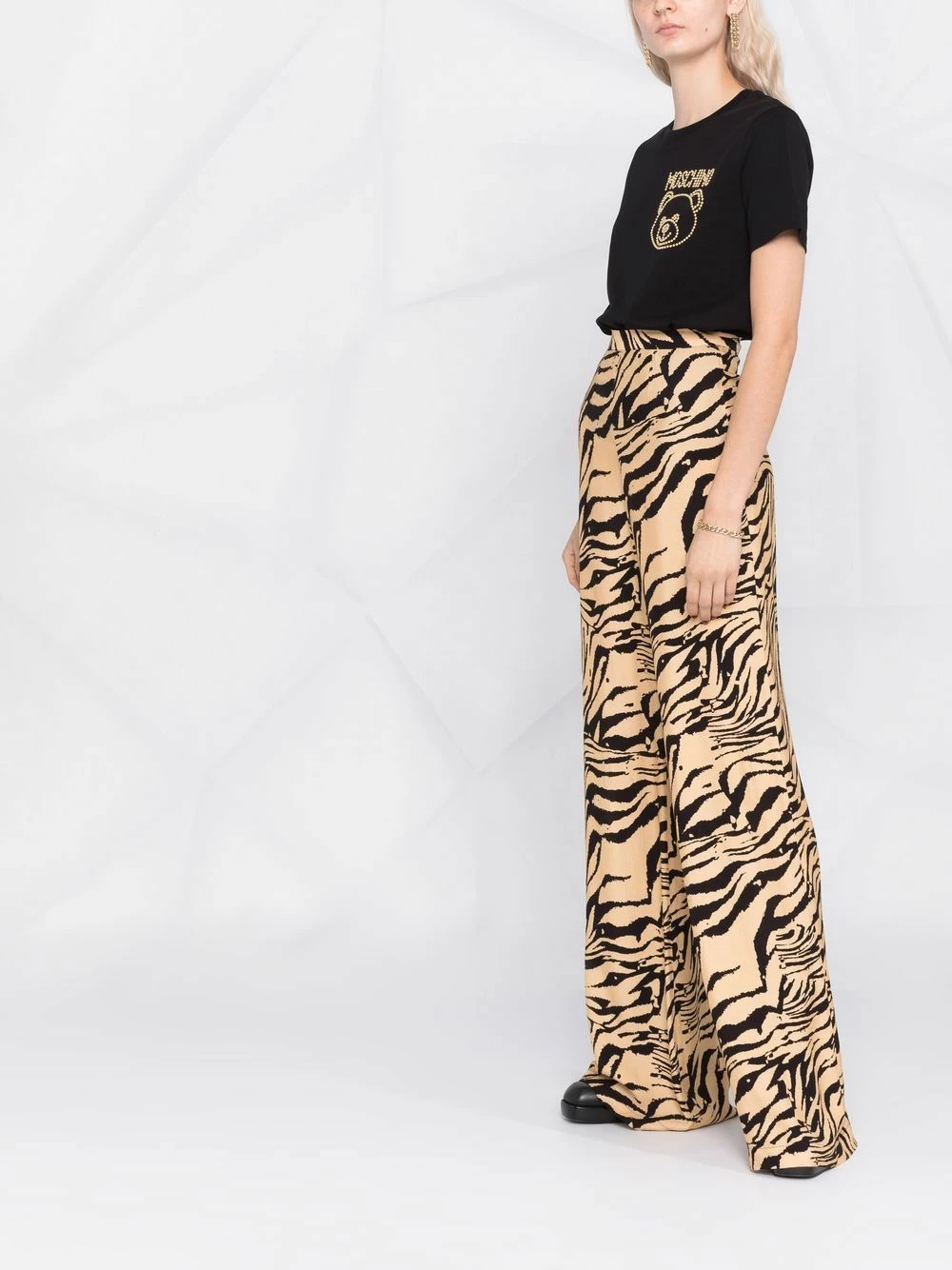 Wholesale ๐ Moschino Teddy Bear stud detail T ๐ shirt โญ 6 Moschino Teddy Bear stud-detail T-shirt