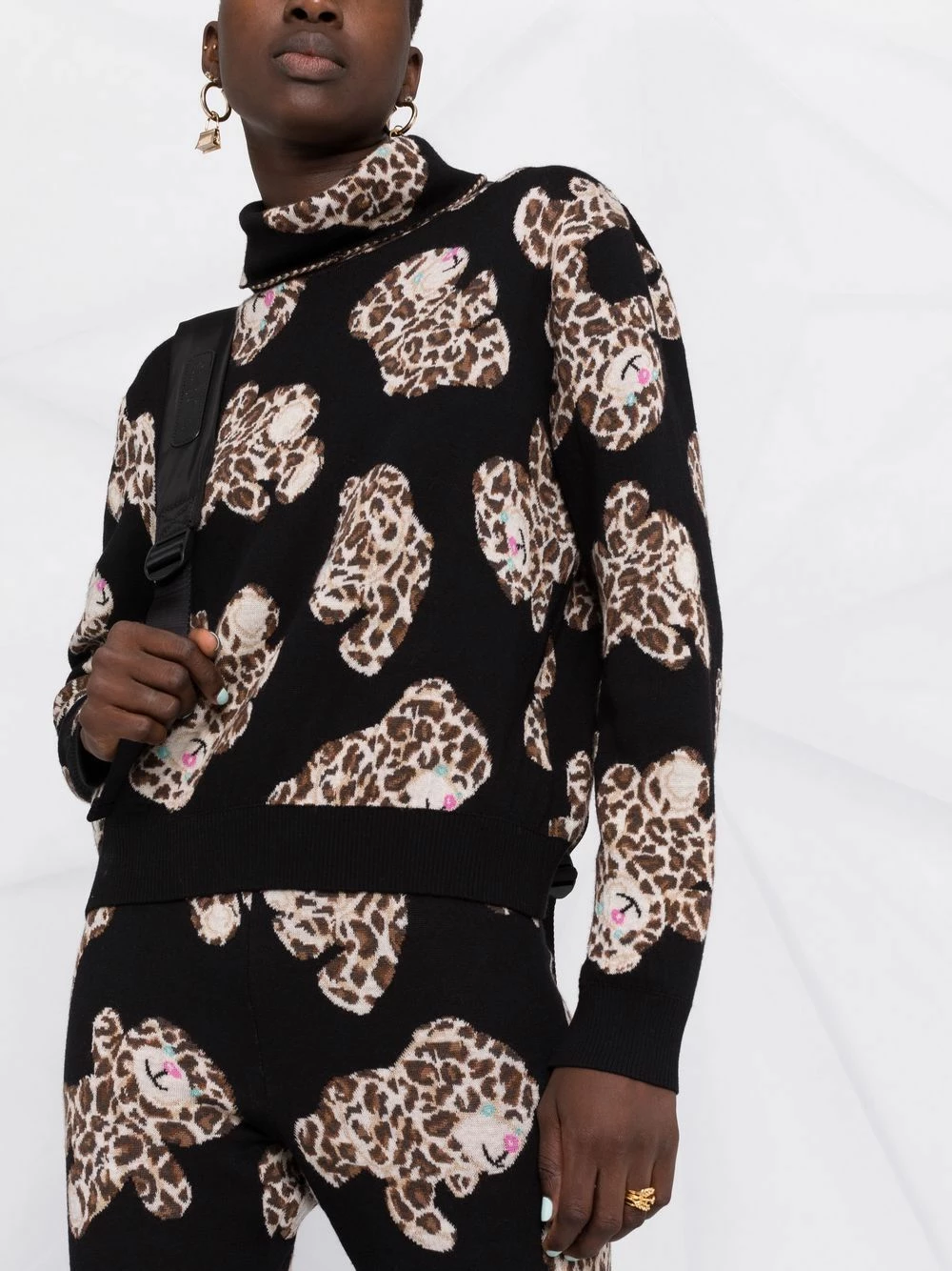 Wholesale ๐ฅ Moschino Leo Teddy intarsia roll neck jumper โ๏ธ 7 Moschino Leo Teddy intarsia roll-neck jumper