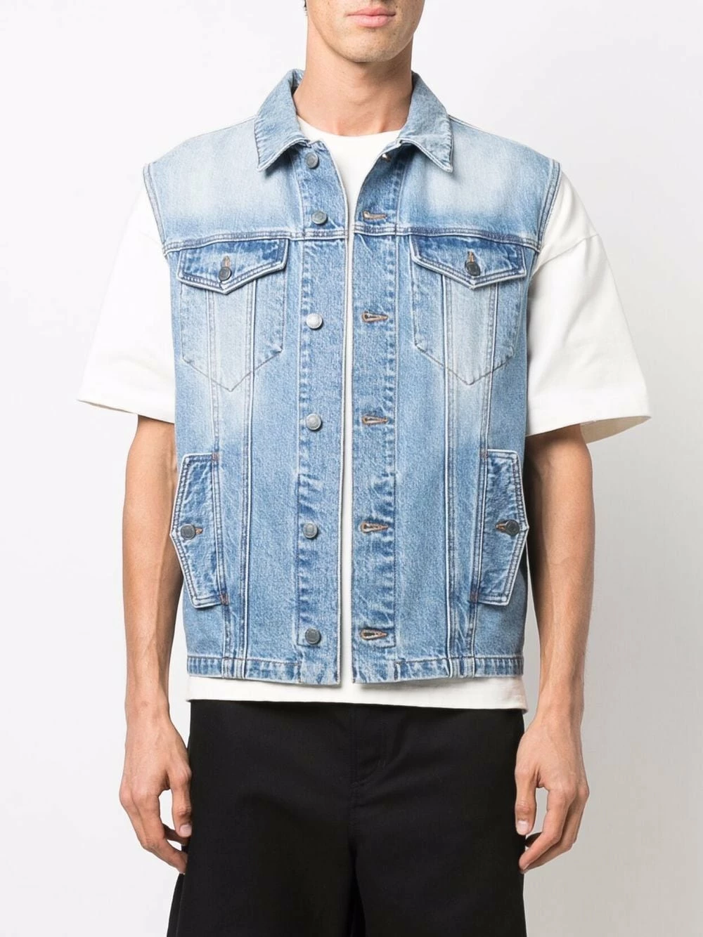 Flash Sale ๐ Moschino Embroidered logo denim vest ๐งจ 5 Moschino embroidered logo denim vest