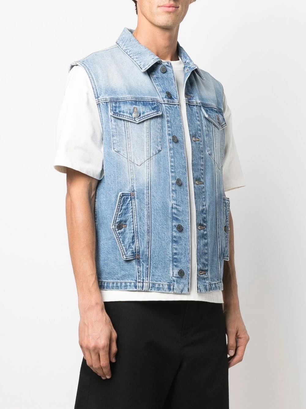 Flash Sale ๐ Moschino Embroidered logo denim vest ๐งจ 6 Moschino embroidered logo denim vest