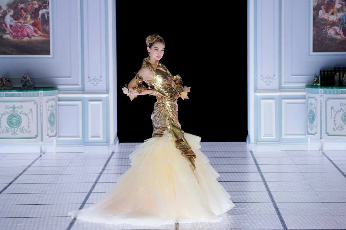 Moschino Sales Shop -Moschino Sales Shop 1