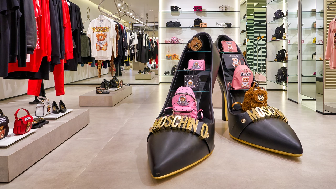 Moschino Sales Shop -Moschino Sales Shop 2